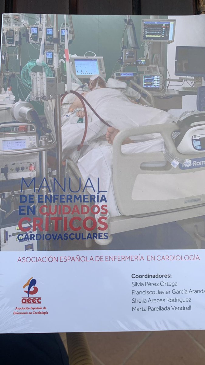 LoretoBarroso's tweet photo. Hoy a visto la luz el Manual de Enfermería de Cuidados Críticos CV de la aeec. El 22% de los autores son enfermeros del Complejo HUC. Que grandes!!! https://t.co/RraZRCkglF
