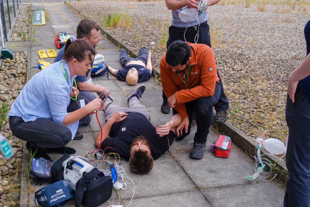 Fancy joining our Enhanced Pre-Hospital Resuscitation Course (#EPHR) in February? If you're a doctor, paramedic or nurse with knowledge of ALS guidelines, working in or with an interest in prehospital care... this could be the course for you! ➡ greatnorthairambulance.co.uk/training/ephr/ #HEMS