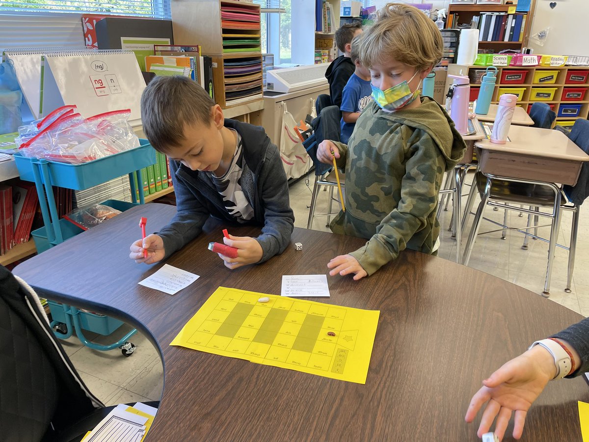 MrsKenar2's tweet photo. SO engaged during our CKLA board game, reviewing the different spelling for the /s/ sound. #112Leads https://t.co/Om7QoCk4u5