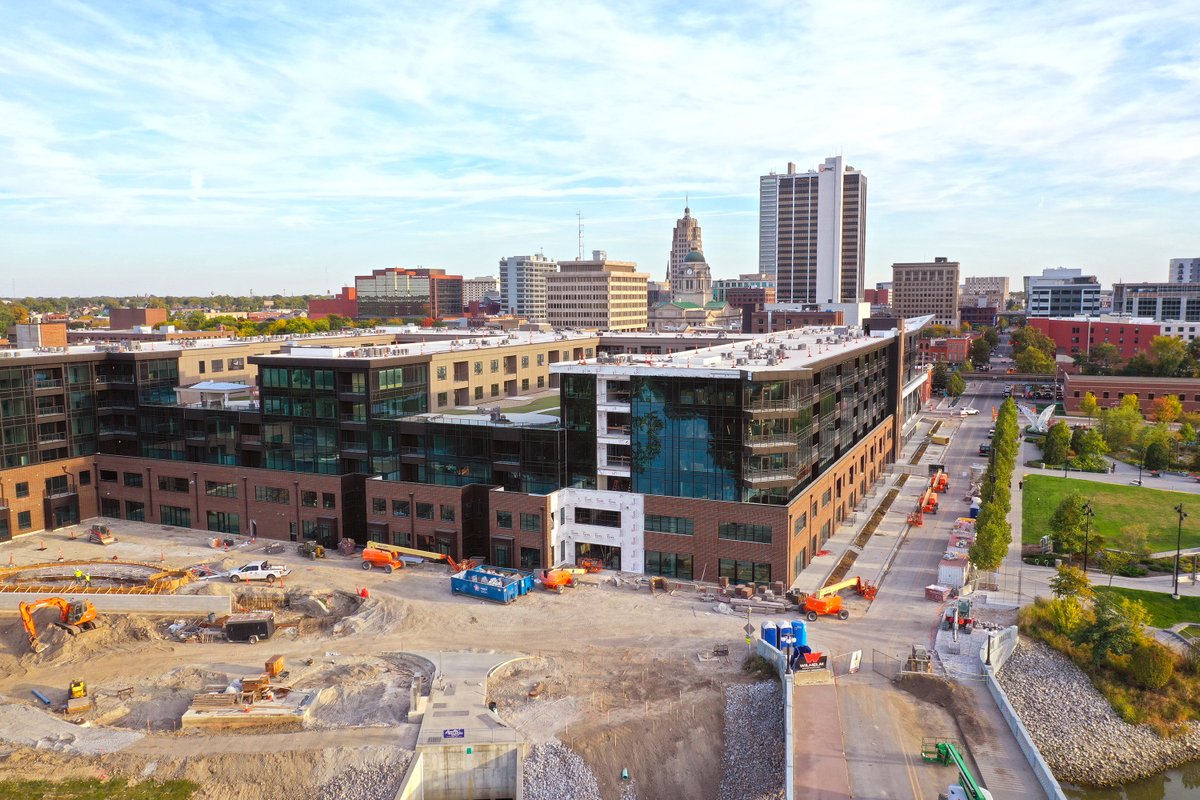 RiverfrontFW's tweet photo. ...This community boasts private courtyards, gathering space, expansive patios and so much more with views of Downtown, Promenade Park, and the river for all of our future residents. #RiverfrontFW https://t.co/9h7mzrnmEt
