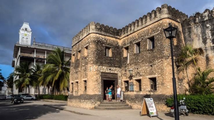 TravelBayHQ's tweet photo. Stone Town has so much more for you to see and we can take you there!
Book your trip to Zanzibar with Travelbay 🧳 ✈️
#stonetown #vacation #ejike #travelagentinnigeria https://t.co/BiMcCYV5dw