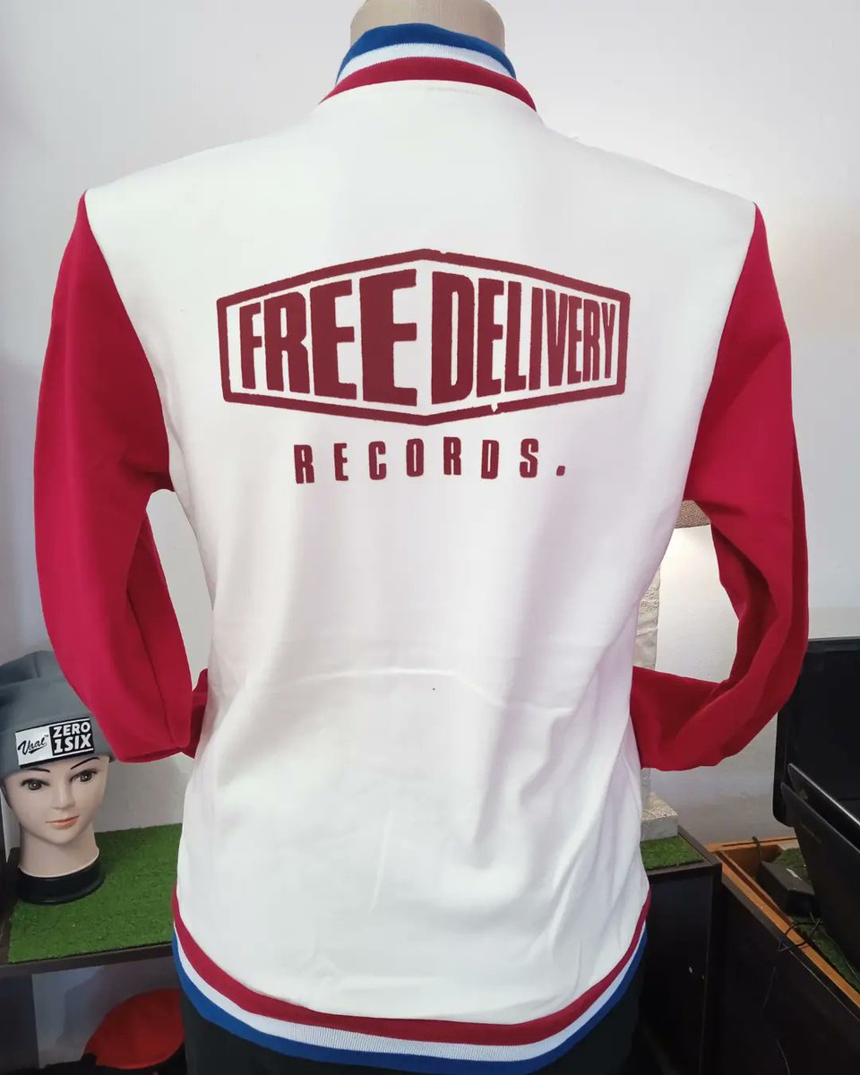 FreeDeliveryRec's tweet photo. Welcoming @darealyunghluga to our artist development program 👑  #recordlabel #hiphop #music #streetwear https://t.co/MF09pTx6lv