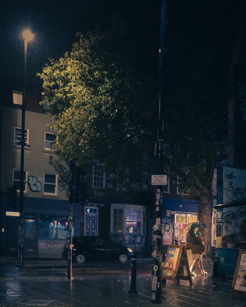 Seems like an appropriate photo on this dreary, wet Friday! Happy weekend, all :)
.
📸 Fujifilm X-T3 + 23mm f/2
📍 Stokes Croft, Bristol
.
#sublimestreet #street_ographers #supersweetstreet #bristoluk #igersbristol #bristolphotographer #streetislife #s… instagr.am/p/Cj-6ip3It1g/