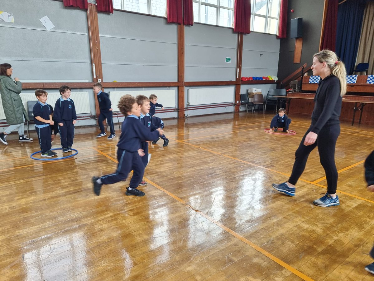 The Cúl Blues coaches from <a href="/MountSionGAA/">Mount Sion GAA</a> were in the school again this week bringing their fun hurling formula to the boys! 
The boys had a great time as always &amp; it was super to see senior hurlers PJ Fanning &amp; Owen Whelan coming along to help out too!! 🔵⚪️🔵⚪️  #wellkids