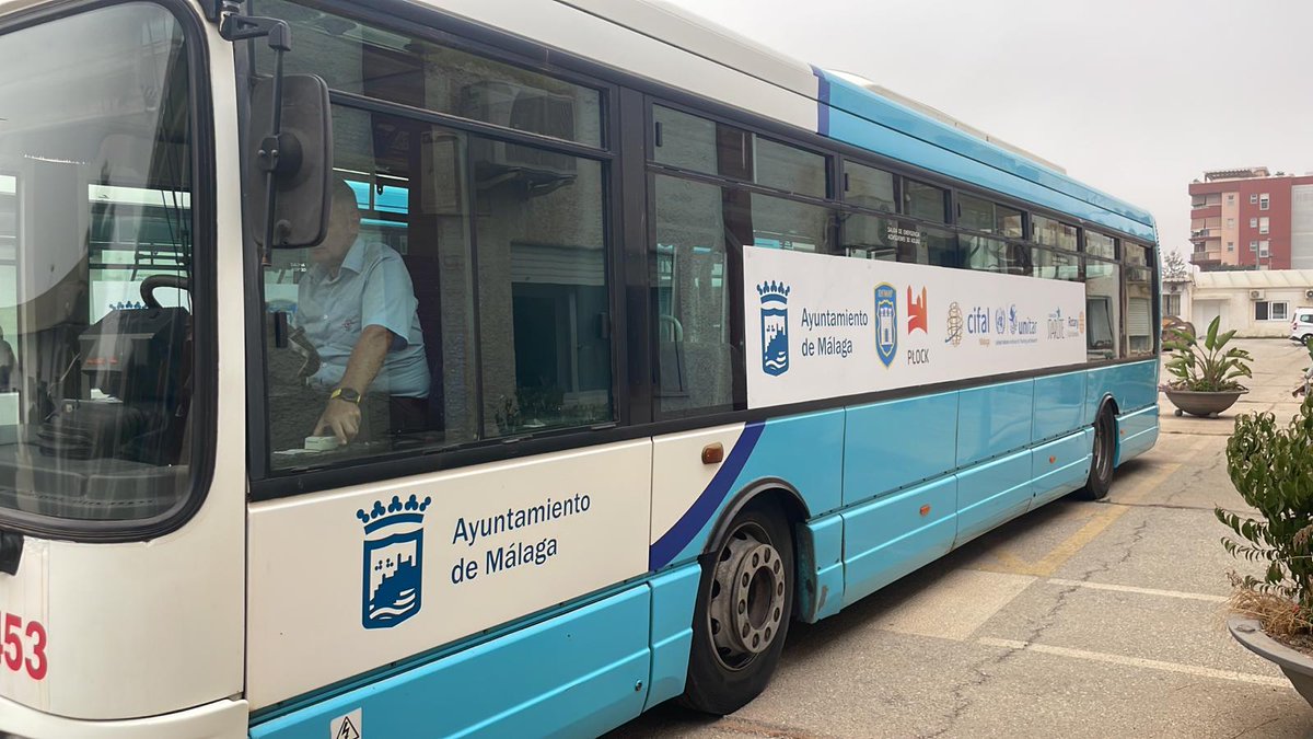 julioandrade_ru's tweet photo. Thanks to @malaga @EMT_Malaga ,to the donors @StarliteGala @rotarymarbella ,to committed suppliers @MaskomSuper @the_socialwater,to partners, volunteers and colleagues from #CifalPlock @UNITAR who have collaborated to send humanitarian aid to @zt_ukraine #sdg16 #sdg17 https://t.co/wpNOCc3Dw7