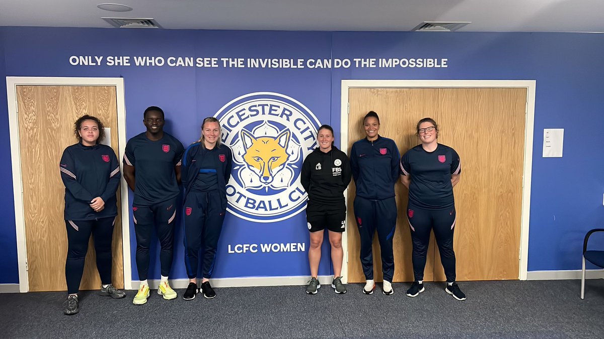 It was another great day of learning for coaches on our Mentee Development Programme earlier this week, as they visited @LCFC_Women to observe training and take part in a session with Director of Football Willie Kirk and First Team Manager Lydia Bedford 🔵⚽