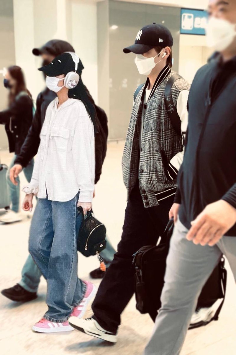 ______ ______ ______ ______ ______ ______ ______
    ← 🐯 KD 🔥                            ⠀    ⠀  ⠀⠀  ⠇                         
              ᴴᵃ ⁵ ᵐⁱⁿᵘᵗᵒˢ
Manilla, we're coming 🛫🇵🇭