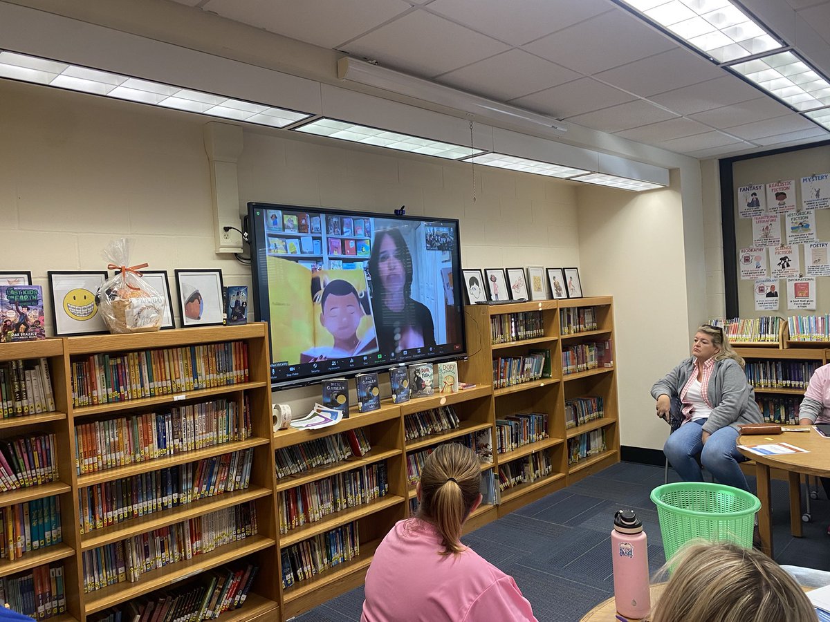 j_cameronjr's tweet photo. We talk about #BookLove and we #DefineSuccessToday!  Who better to do that with?  None other than @JoEllenMcCarthy and the #SuccessAtCRES Family!  #AlwaysLearning https://t.co/DyyRvFxOoi