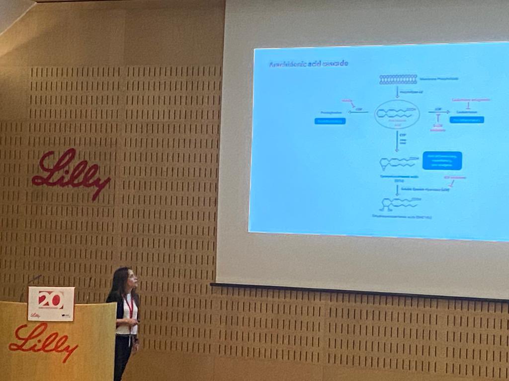 SocEspQuimTerap's tweet photo. Congratulations Dr. Sandra Codony @MCP_UB @Farmacia_UB @UniBarcelona for the Lilly Prize in the XX call of SEQT awards. Keep going! 🤩 https://t.co/o5fQ7s74yC