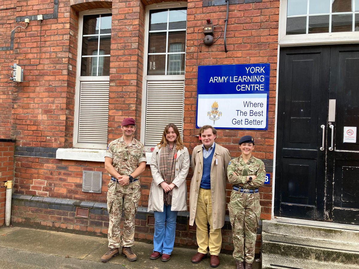 OT 3 AEC hosted the former and current president of Durham Union (debating society) at York to observe the end of course debate on MA Bravo ahead of the show debate tonight at Durham University <a href="/durhamunion/">The Durham Union</a> @LSW_RMAS <a href="/AndrewCommon4/">Andrew Common</a> <a href="/amymitchell125/">Amy Mitchell</a> @comdetsn