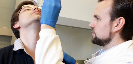 SouthamptonBRC's tweet photo. Our BRC's @Dr_AdamDale is leading a new study to find out more about how 'good' bacteria that naturally lives in our nose protects people against #meningitis. 

The team plan to use this knowledge to develop a new meningitis vaccine.

Read more: https://t.co/cx1mVDLOJK https://t.co/9rjdz4JYh2