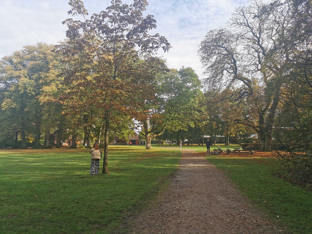 dr_fred_fld's tweet photo. Out with our Master students to conduct #multisensory data collection - how does our park smell, what does it taste like? #creativemethods #creativegeographies #TGIF https://t.co/TbUdXq9QxG