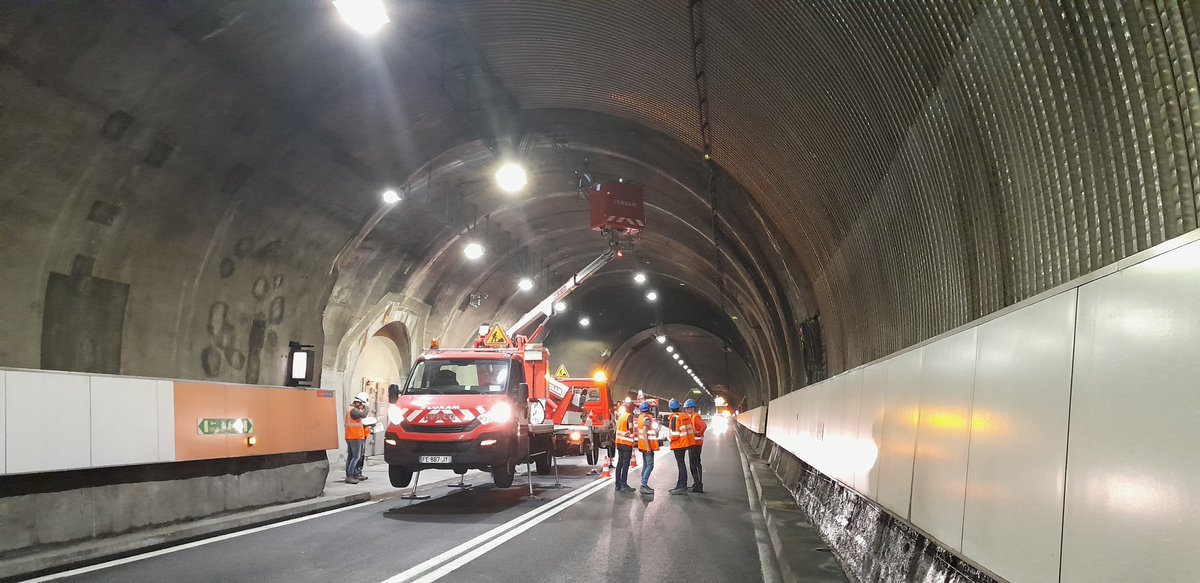 TML68_88's tweet photo. ⚠️📢 7 semaines de travaux 🧱 nocturnes s'achèveront demain matin à 5h !
Bravo👏 à toutes les équipes pour leur implication :
#SAERT : travaux de génie civil,
@SPIEgroupe : travaux électriques,
@groupeSETEC : MOE &
@GroupeAPRR pour la gestion de la coordination des travaux ⚙️ https://t.co/VlbeUQO6wp