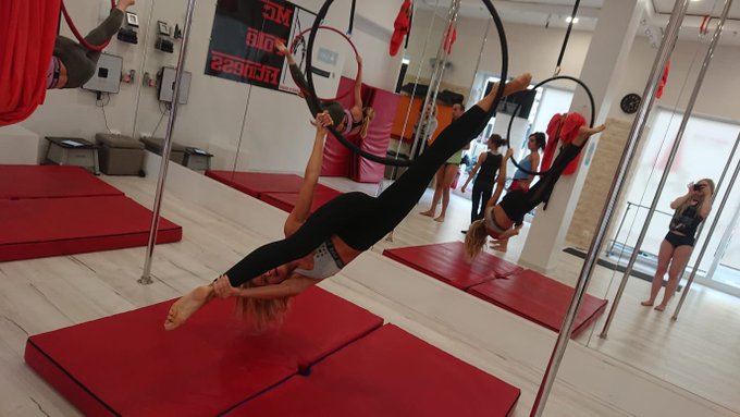#Sporting #flexibility #flexfriday #Dancing In the #air 👑👑👑 https://t.co/siGIPnaeb6<a href="/tag/sporting"class="tags">#Sporting</a><a href="/tag/flexibility"class="tags">#flexibility</a><a href="/tag/flexfriday"class="tags">#flexfriday</a><a href="/tag/dancing"class="tags">#Dancing</a><a href="/tag/air"class="tags"><span>#air</span></a>