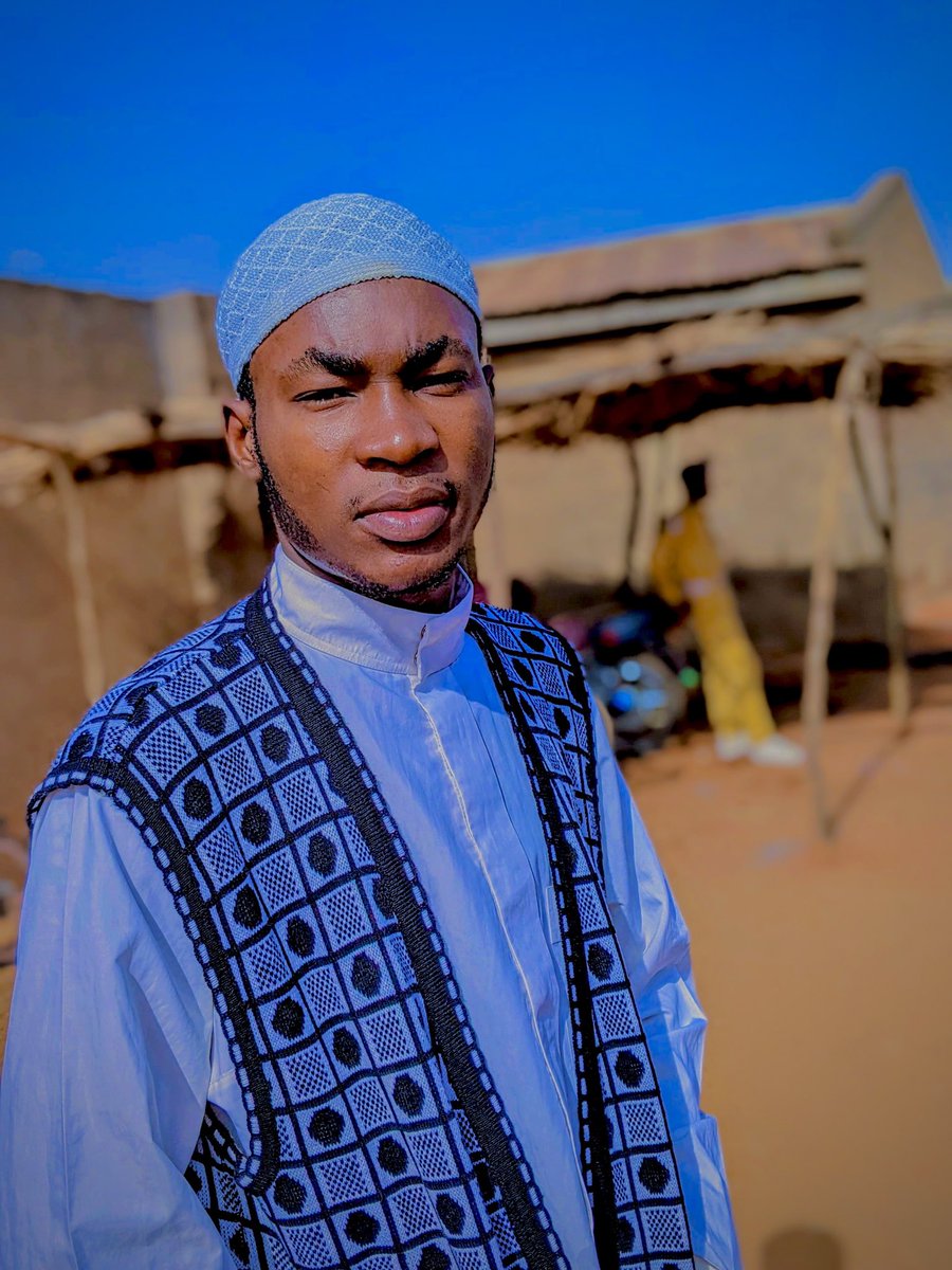 sniper_umar's tweet photo. Juma’a Mubarak another Friday 🕋🙏🏽📿 #Muslim #makkah_and_madinah_eagerly_await_you #Nigeria #dini #alla https://t.co/k0uv1CFsNH