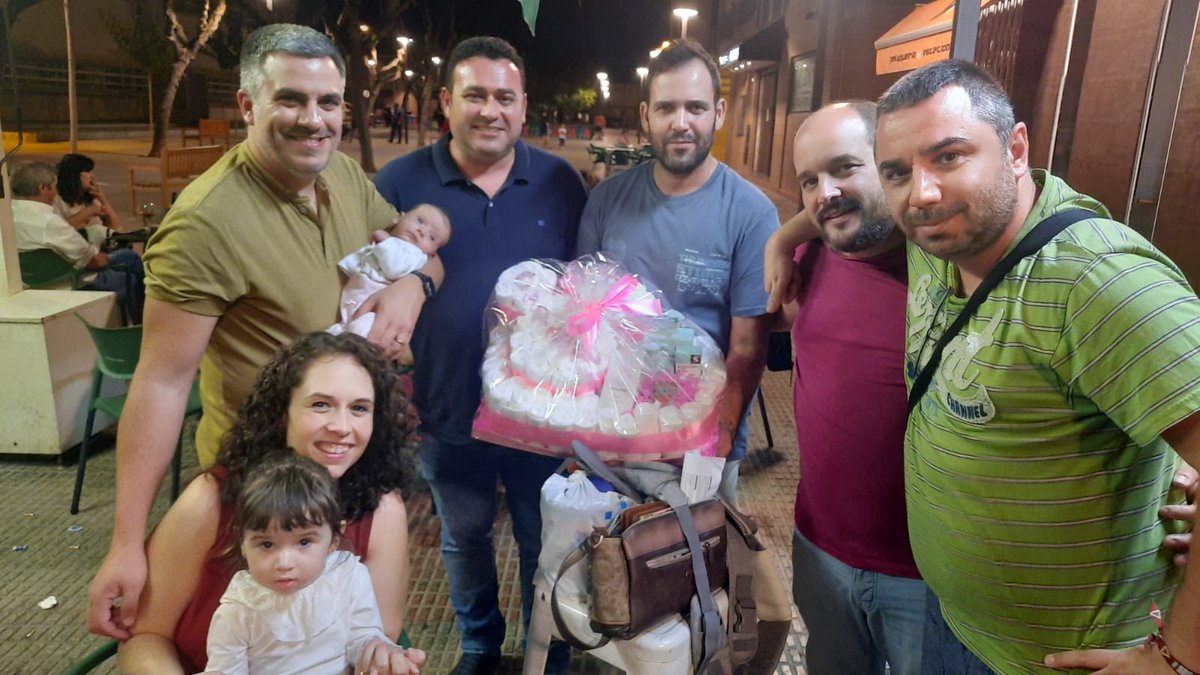 MaribelCabzos's tweet photo. Sorpresas que te alegran el alma.
Gracias amigos!!
@JAlmagrana78 @avlas1984 @Jonathan011184 @FranDiazMar69 Tomás y Ali https://t.co/vwlKIm5e0v