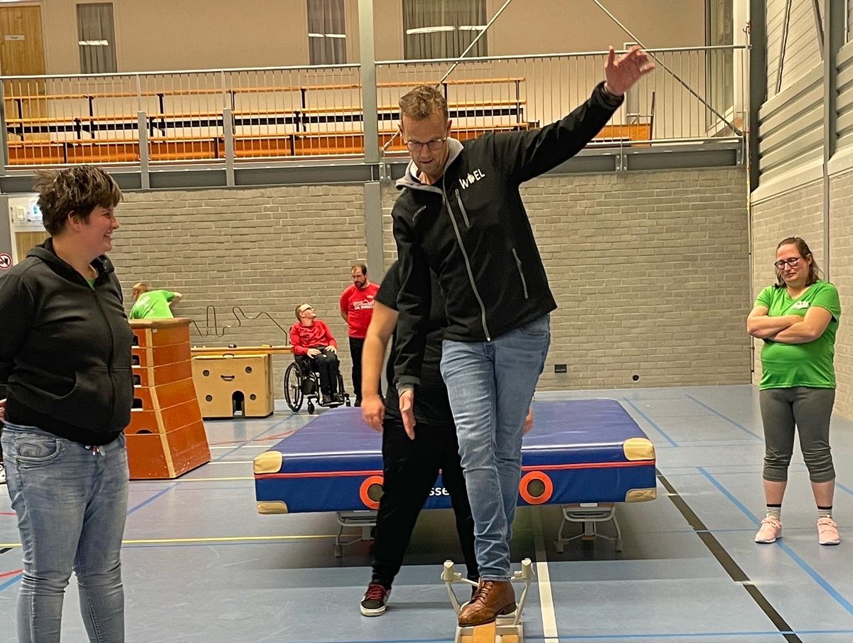 b2gveluwe's tweet photo. Het kleurcode spel geleid door Jasper viel goed in de smaak! https://t.co/ibNVpiQf5b