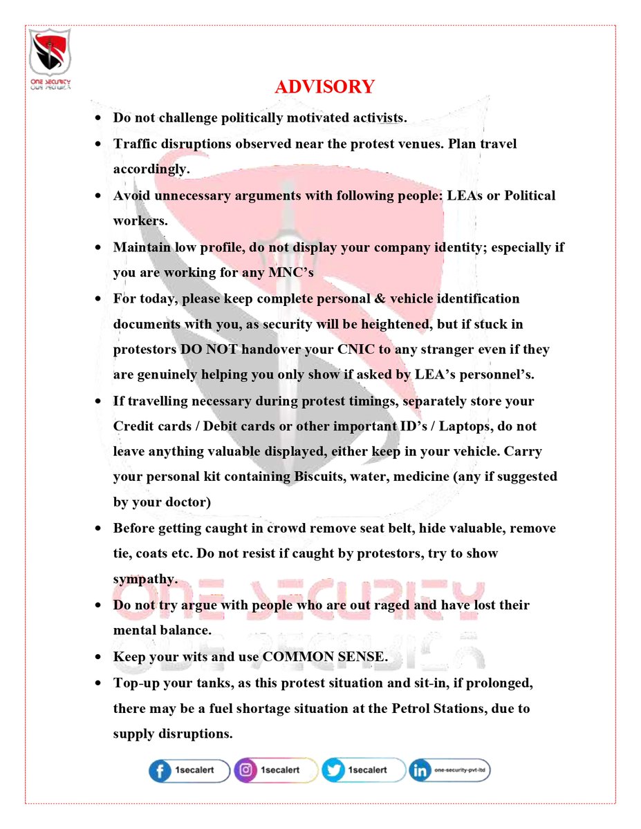 1secalert's tweet photo. #PTI workers across the country took to the streets on Friday in protest after the Election Commission of #Pakistan (ECP) disqualified party chief #ImranKhan in the Toshakhana reference.
Plan your journeys accordingly, stay safe
#PTIprotestnationwide #Traveladvisor
#Pakistan https://t.co/YYoWU6KYiu