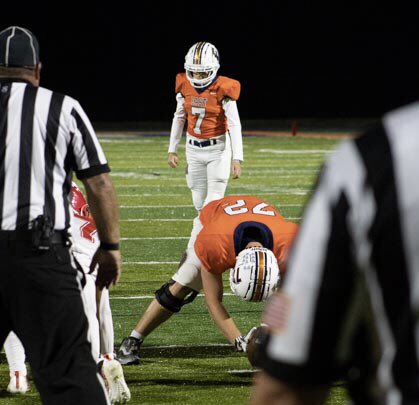 NGSportsLink's tweet photo. Madison 42 @EastForsythFB 34 - Scoring Recap (Photos/Kendall Parks)
Moffit- 2 rushing TDs
Navarret- 2TDs, 1 recv, 1 KOR
Drogemulle - 2FGs
Szakacs - 1TD pass https://t.co/r3LoymkVir