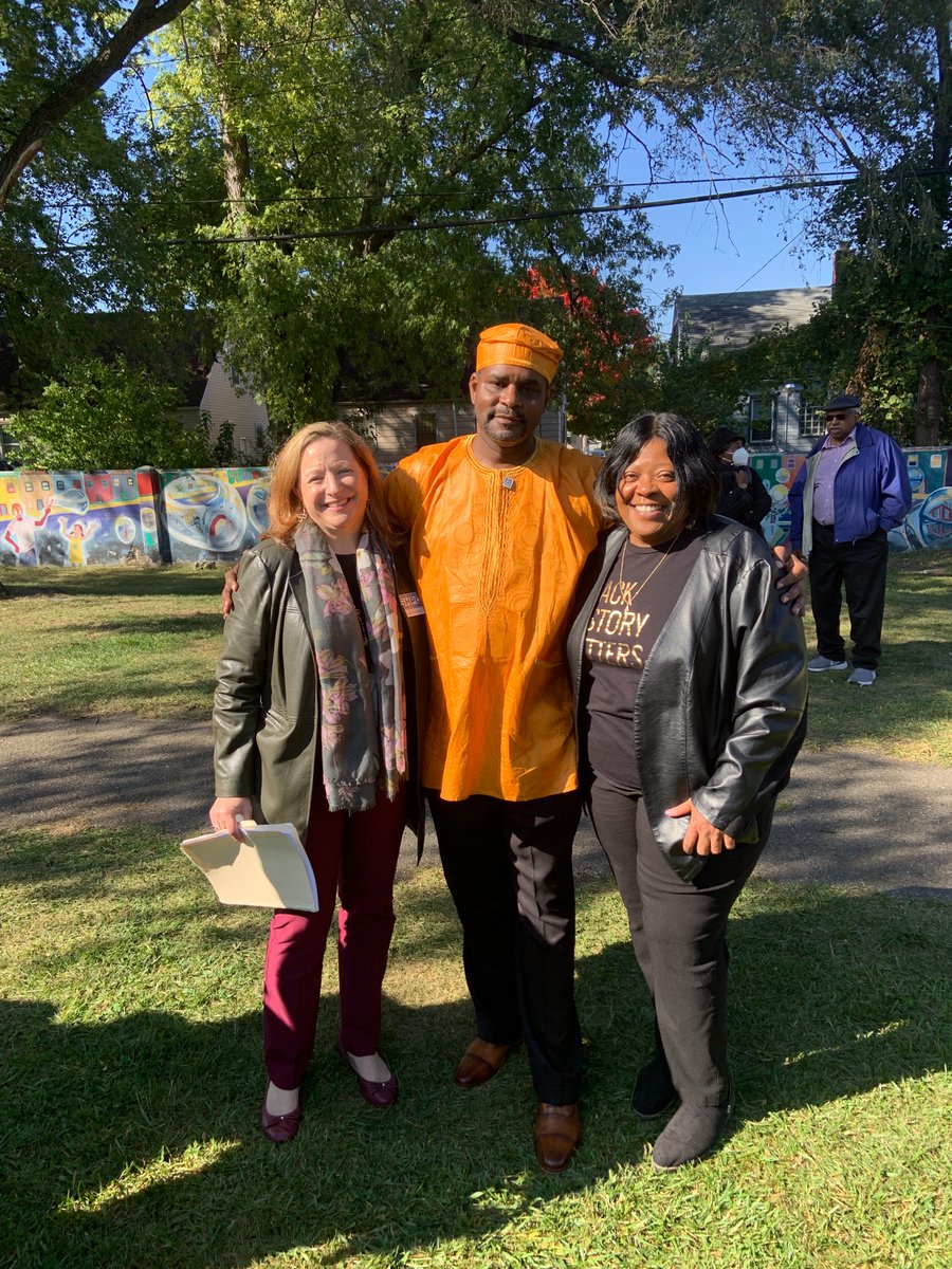 QuinnEvansQE's tweet photo. #QuinnEvans joined the #Detroit community for the Birwood Wall Historical Marker Dedication Ceremony at Alfonso Wells Memorial Park. As a result of working w/ community members &amp; #civilrights historians, both its presence &amp; #history will now be preserved for future generations! https://t.co/zqGWlrASnf