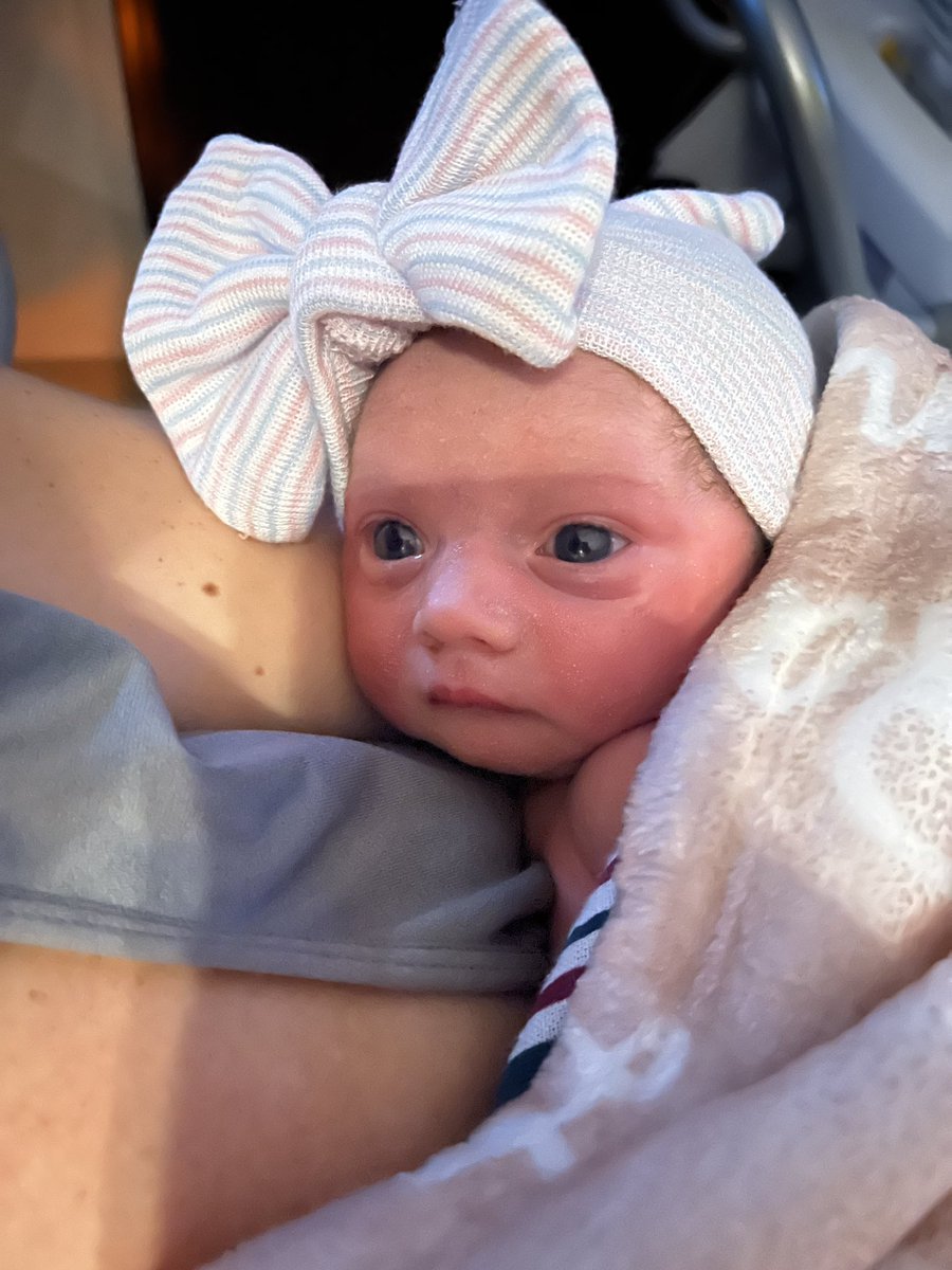 daytonjomo5's tweet photo. Lennox decided to wait it out until a Friday game day to come. Officially in the #girldad club now! https://t.co/DGQgNga8r7