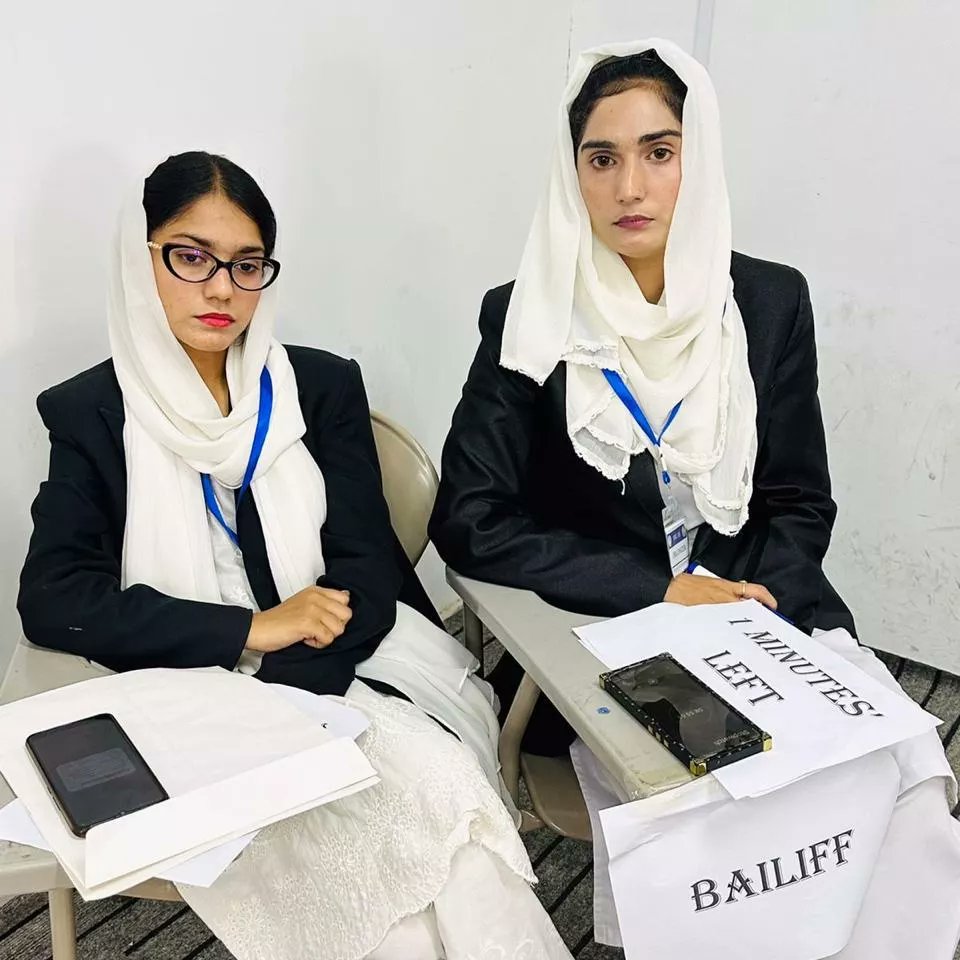 SmilMooting's tweet photo. The 2nd SMILMS Intra Moot Court Competition 2022.
Day 01 consisted of the Preliminary Rounds where teams got a chance to show their skills of advocacy and legal research in front of a panel of seasoned judges.

#SMILMS #Sindhmehran
#Sindhmehraninstituteoflaw
#2ndSMILMS_Intra https://t.co/a1yy5XZi5N