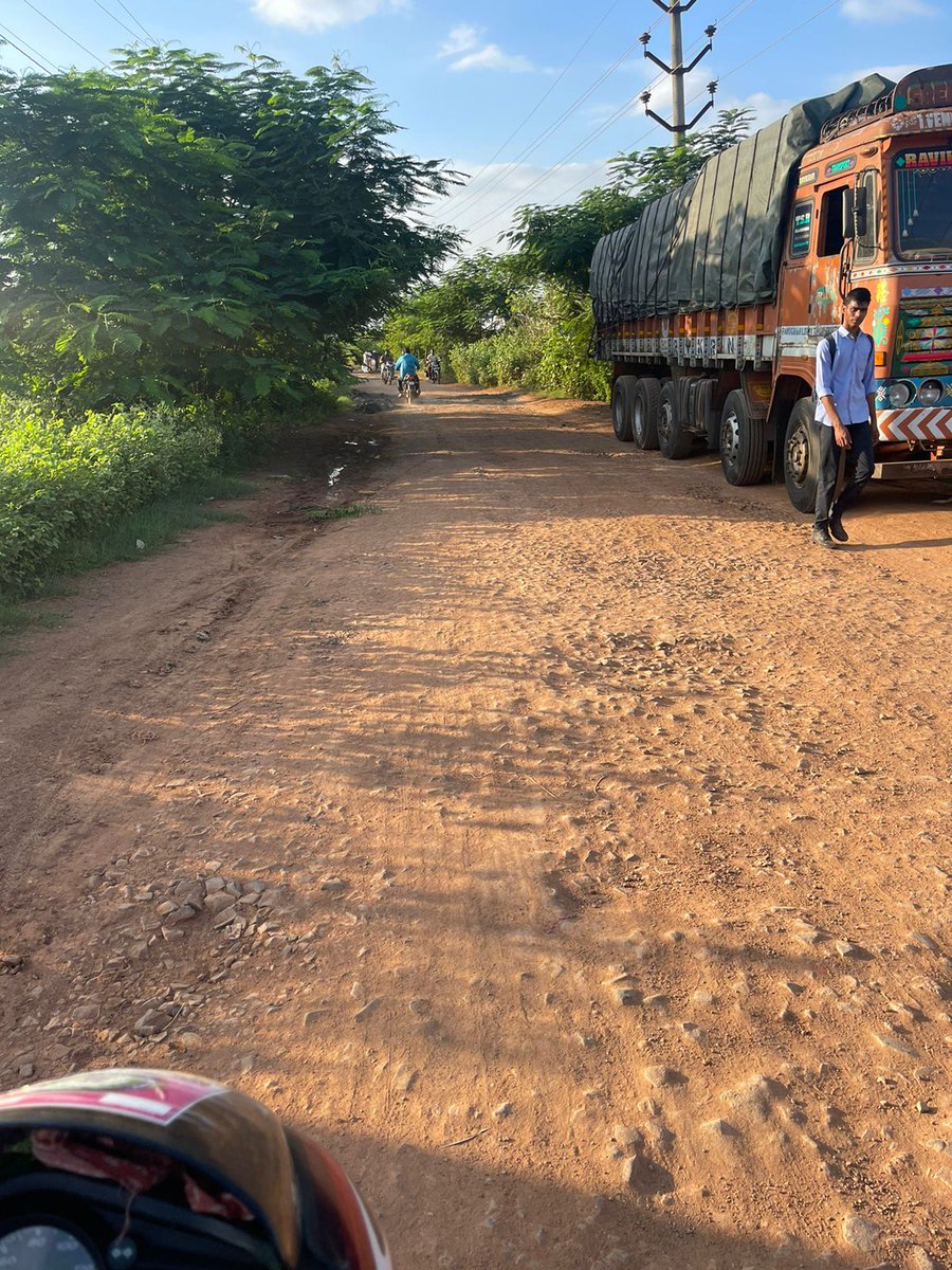 NITTCHANDRA's tweet photo. Respected Officials-Students are much bothering, mashed road at the back gate-NITAP and other cols. Students and public very much uncomfortable-Girl students afraid-in evening-Hardly 300meters. 
#NITAP @VoteForKottu @dpradhanbjp @nitin_gadkari @ysjagan @narendramodi @TV9Telugu https://t.co/bM6FE4SFYK