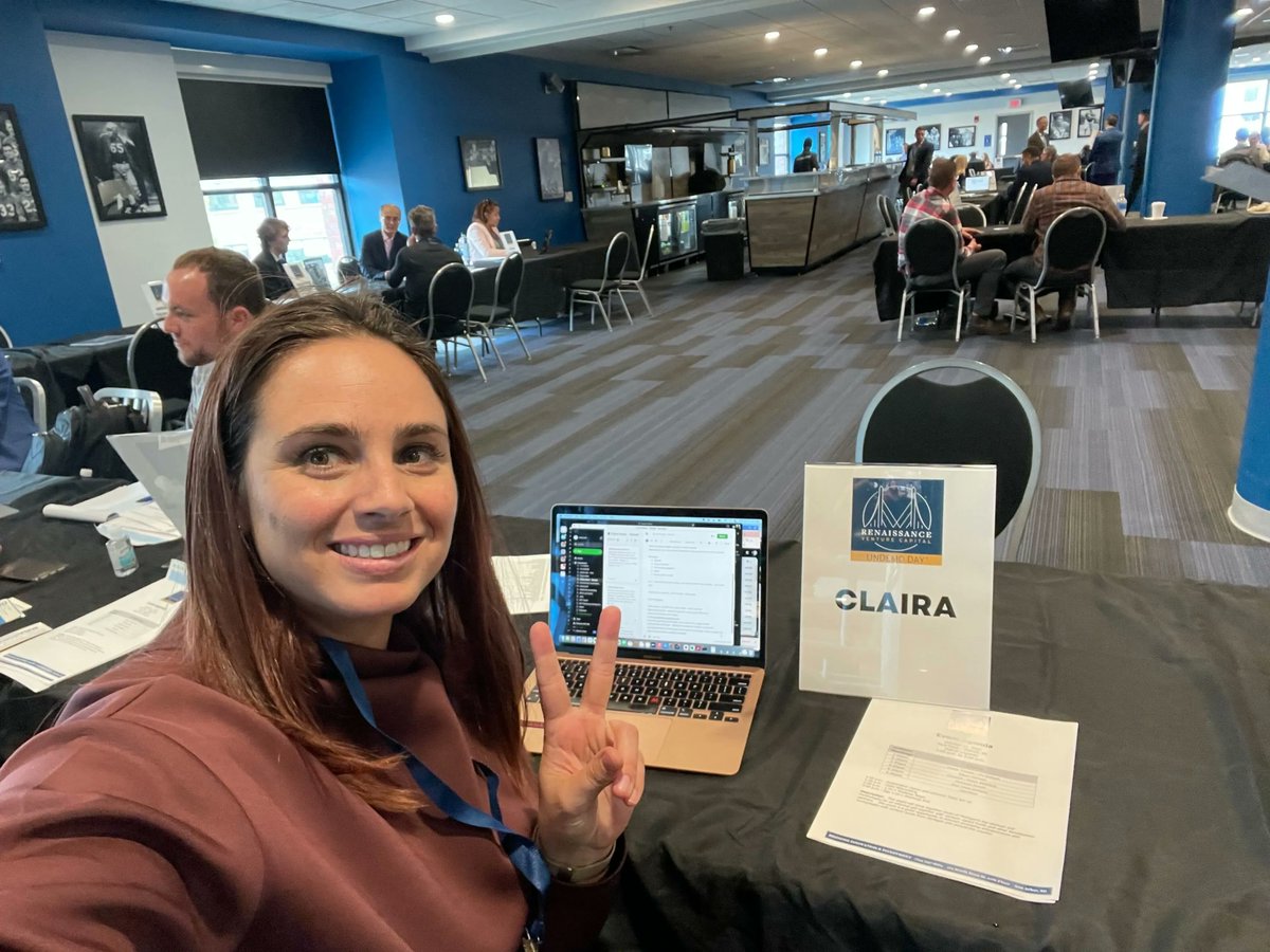 Hi, I'm Claira! tweet media
