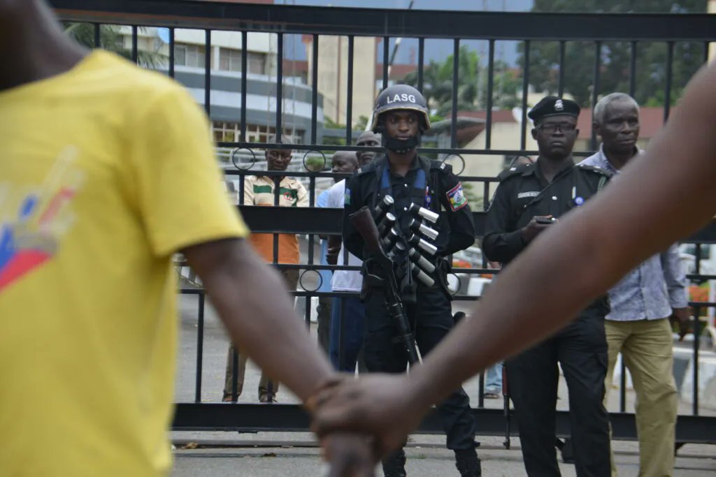 OPINION | Nigeria: Ensure accountability for attacks on peaceful protesters by security forces: State security forces act with seeming impunity despite constitutional protections for citizens buff.ly/3glnCjr