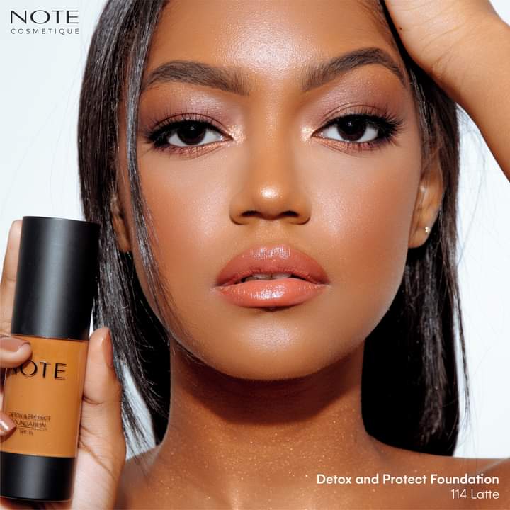 ✨Un paso más cerca de impactar todos los días con tu maquillaje.⁣ Nuestra Detox and protect foundation es el producto que necesitas por excelencia. ¡Visita nuestra página web y llévatela!⁣
⁣⁣notecosmetics.com.ve