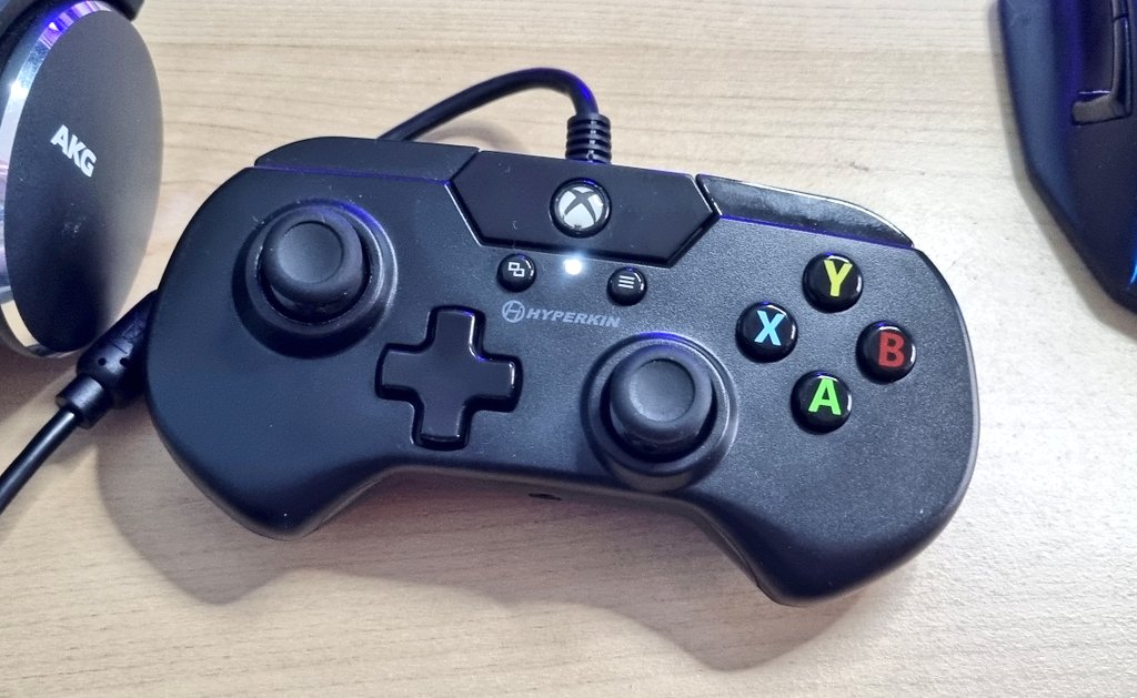 What's your controller of choice these days? I'm back to using a @Hyperkin X91 on PC and it is a great mini controller. It helps that I've been playing a fair few 2D action platformers recently, but I've had no issues with other games with it either 🎮