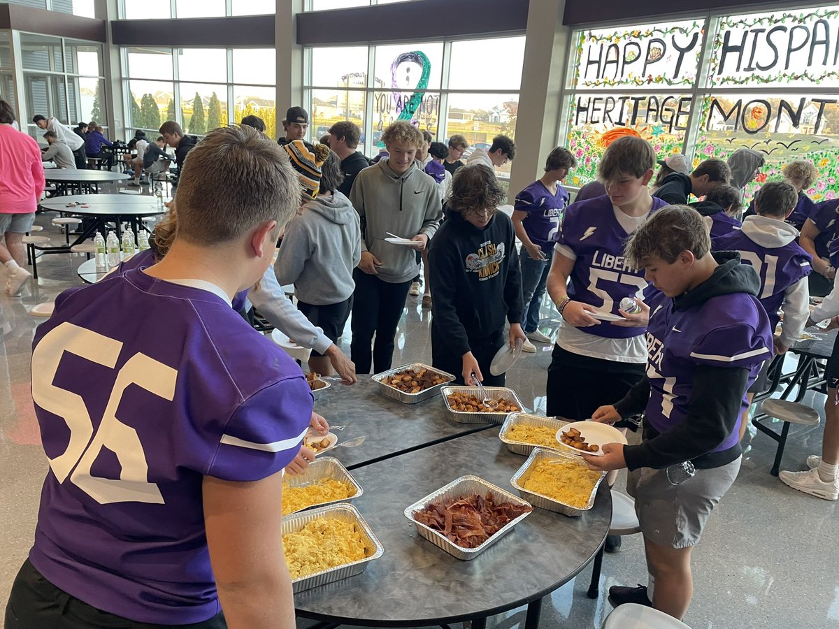HCLightningFB's tweet photo. Thank you @tinroost for fantastic gameday breakfast. 🤤 the Lightning play the River Kings at home tonight @7:30, to close out the regular season. Focus⚡️🏈ITWIT https://t.co/Ag3Zeacgab