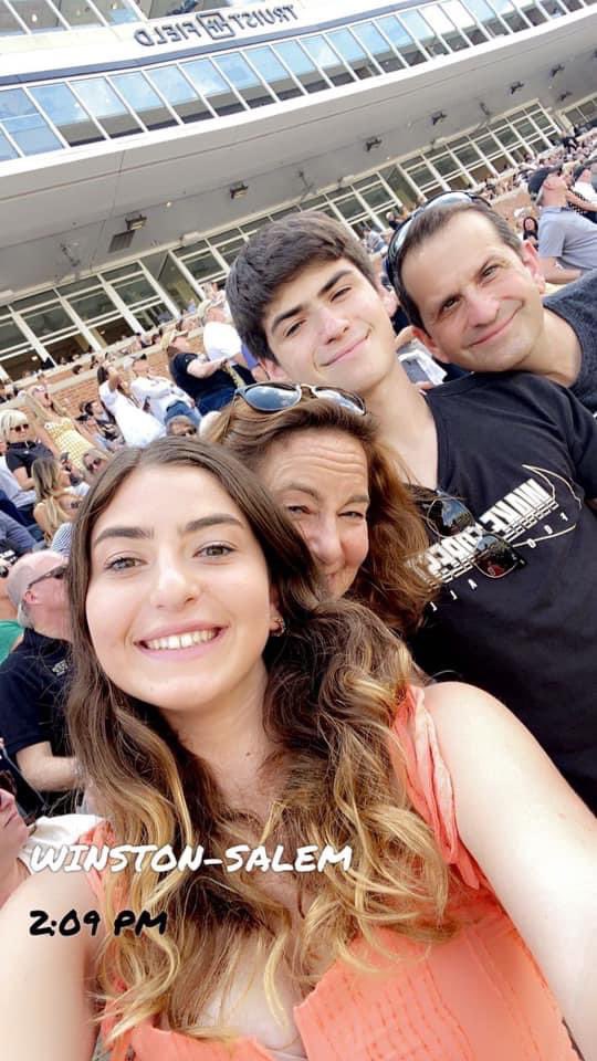 Borneman2Stella's tweet image. My lovely family ❤️