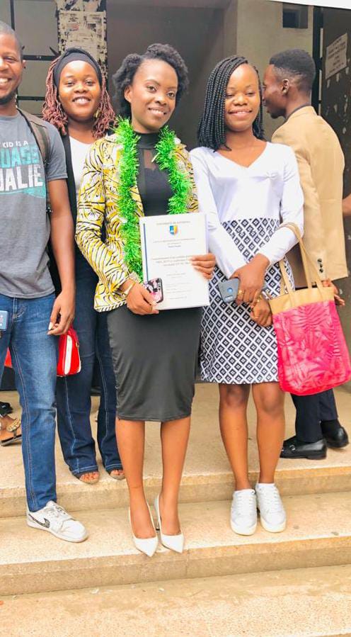 ScienceRDC's tweet photo. Et nous voilà avec une 2e diplômée en sciences physiques #UNIKIN. Very #Proud of you Darole Masevosi @masevosi, Bénéficiaire de la Bourse #WomenInScience #RDC #IIPASBL & @SultaniMakutano
Physics is fun, join us! ;-)
@DoraMuanda @MadiKadima @NdjokoKarine
#WomenInPhysics https://t.co/A31lPnZfks