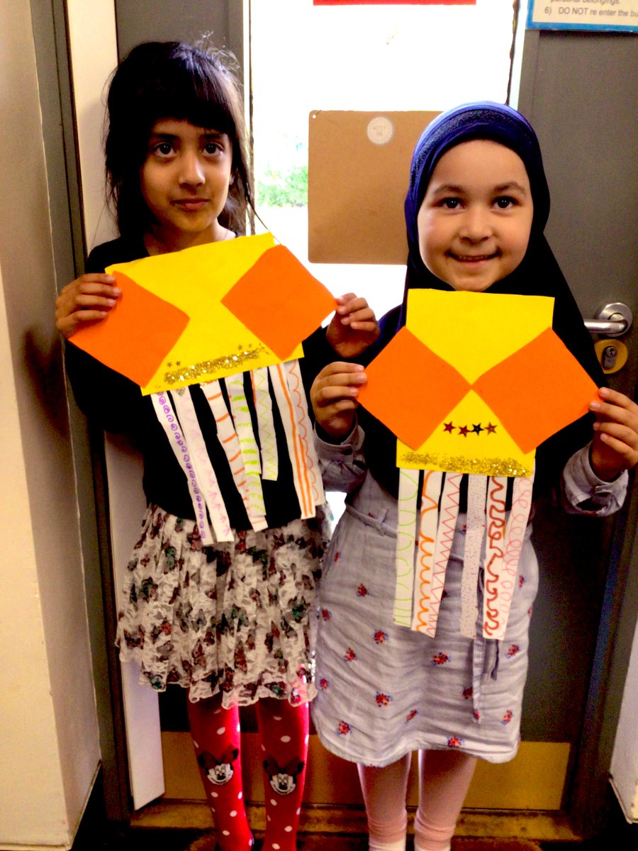 maindee_primary's tweet photo. #TeamYear2 have been celebrating Diwali today. We have enjoyed creating lanterns and following the instructions to make delicious chapattis. #Team2C #Team2B #Diwali2022 https://t.co/1JSR8KnA7W