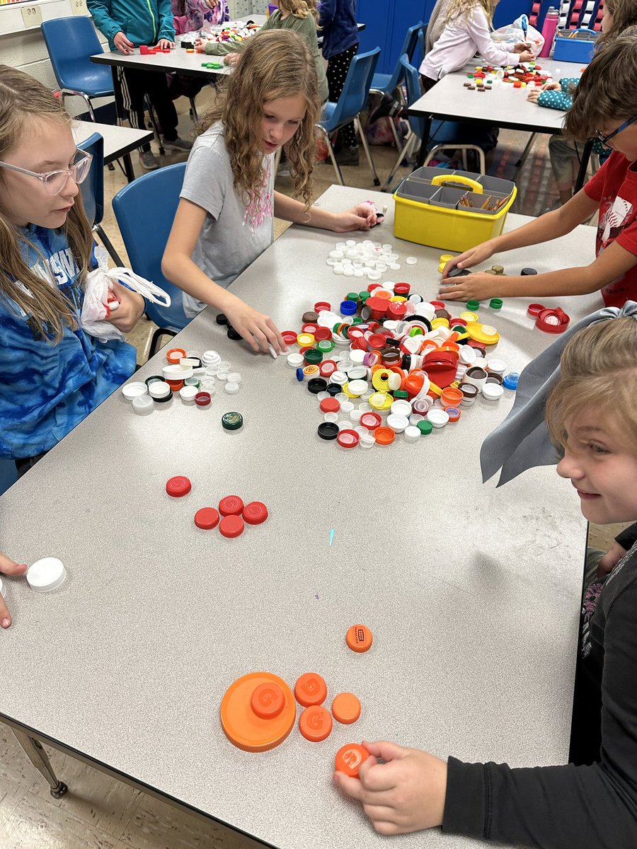HuntingtonArt1's tweet photo. First art club of the year! Sorted all of our bottle caps and designed our mural we plan to start at our next meeting. Can’t wait! #artclub #bottlecapmural #bscd #towsleeart #towslee @BCSDTowslee https://t.co/JVhh4snDwT