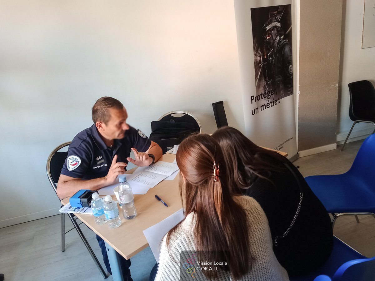 mlcorail's tweet photo. Nous terminons cette semaine, avec un retour en #images sur nos deux actions #emploi de la semaine. 📸

Pour en découvrir davantage : https://t.co/26mY3fjRci

#MissionLocaleCORAIL #Hyères #LaCrau #Carqueiranne #LaLondeLesMaures #BormesLesMimosas #LeLavandou #Collobrières https://t.co/n6bDGWszT7