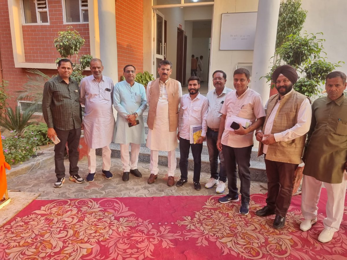 KRISHANKBEDI's tweet photo. #आदमपुर_उपचुनाव में @BJP4Haryana के उम्मीदवार @bbhavyabishnoi के पक्ष में समर्थन की अपील की और चुनाव प्रबंधन के विषयों पर चर्चा की।
#भव्य_आदमपुर https://t.co/WxLCMCiPNo