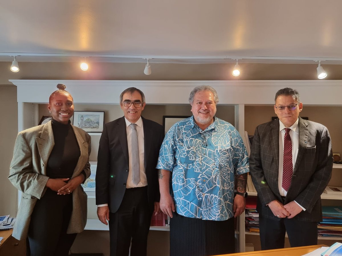 Rencontre entre le président de la délégation aux Outre-mer de l'<a href="/AssembleeNat/">Assemblée nationale</a>, le député <a href="/Moetai1/">Moetai Brotherson</a> Brotherson et <a href="/BrunoBlanquer/">Bruno Blanquer</a> accompagné de <a href="/LINGIBE/">LINGIBE Patrick</a> en vue d'échanger et de préparer un colloque sur "l'Etat de droit et Outre-mer"
#outremer #accesaudroit #Justice