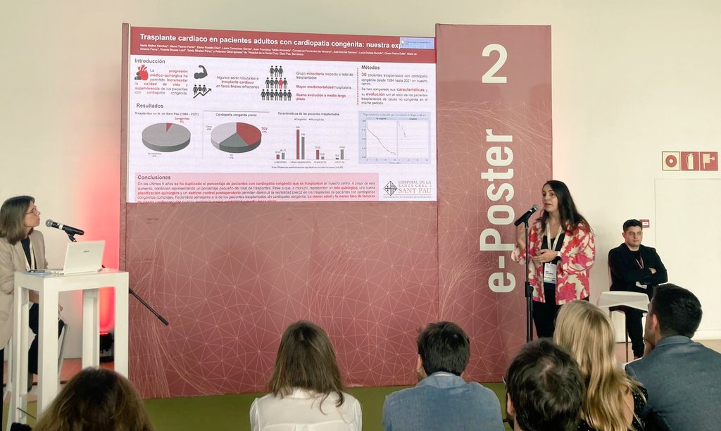 La Dra. @marta_molina, de #CirurgiaCardiovascular #SantPau, al Congrés #SEC2022 de la @secardiologia. 🗣 Presenta pòster sobre trasplantament cardíac en pacients adults amb #cardiopatia congènita, una intervenció en la qual som hospital referent 👇🏻