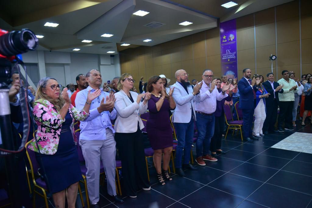 SilvesManuel's tweet photo. Escuchando y conversando con nuestra dirigencia del exterior. Danilo Medina, Charles Mariotti, Alexi Lantigua y Mayobanex Escoto compartiendo y atentos. @alexis_lantigua @mayoescoto https://t.co/WDZpNtf08c