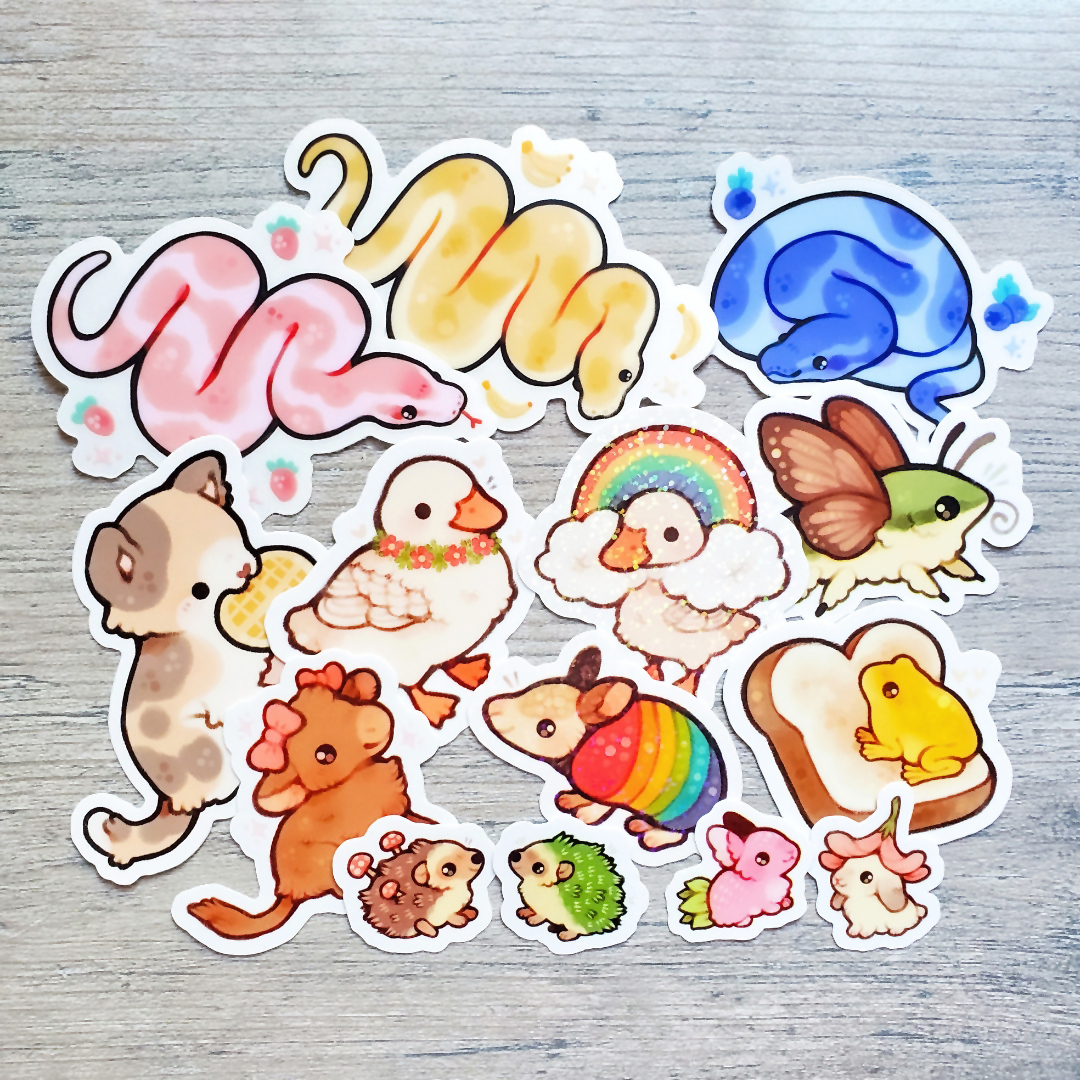 「new stickers and charms are available no」|Spicymochiのイラスト