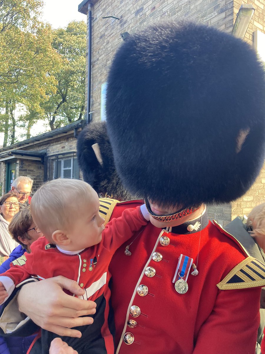 h_capewell's tweet photo. @SaddIndependent My little guard had the best time 💂‍♂️🥁 https://t.co/9aePhnULEv