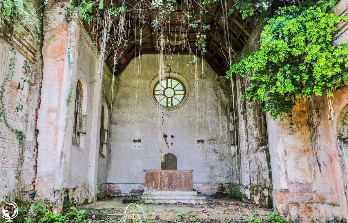 Vestiges historiques de la ville de Ndjolé📍🇬🇦
Une statue à l’effigie du résistant Samory Touré et la toute première église St Michel de Ndjolé 🤩

#patrimoine #gabon #histoireafricaine #tourism #decouverte