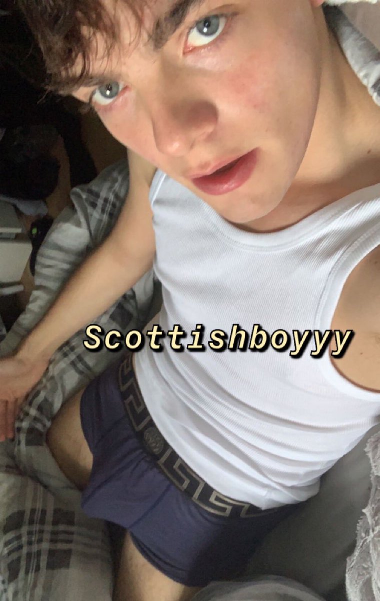 Retweet if you’d get on top👅