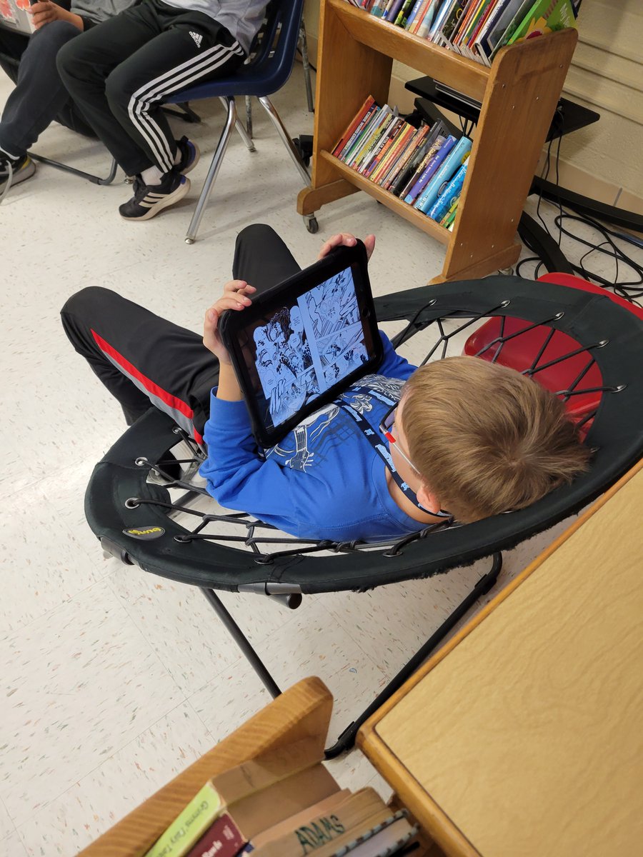 HadleyUSD259's tweet image. Hadley's Friday Five! Extremely busy week- Drill Meet, VB's last game, band, art and reading on Libby! These Blue Devil's make us #WPSProud! #HadleyRocks #FridayFive