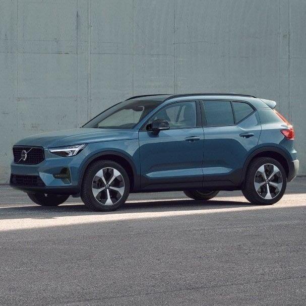 LeaseRoute's tweet photo. 3 x #Volvo #XC40 
3 x Snel rijden! 

🔵 XC40 B3 Plus Dark
⚪️ XC40 P8 Pro (12%)
⚫️ XC40 T4 Core Bright

Meer info op onze website: https://t.co/o1fRtnl4wj https://t.co/0OGlbGBeLW