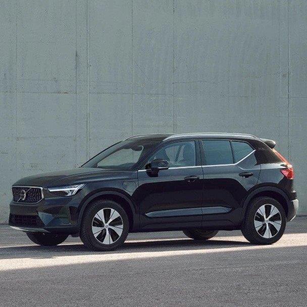 3 x #Volvo #XC40 
3 x Snel rijden! 

🔵 XC40 B3 Plus Dark
⚪️ XC40 P8 Pro (12%)
⚫️ XC40 T4 Core Bright

Meer info op onze website: bit.ly/3TDrhrg