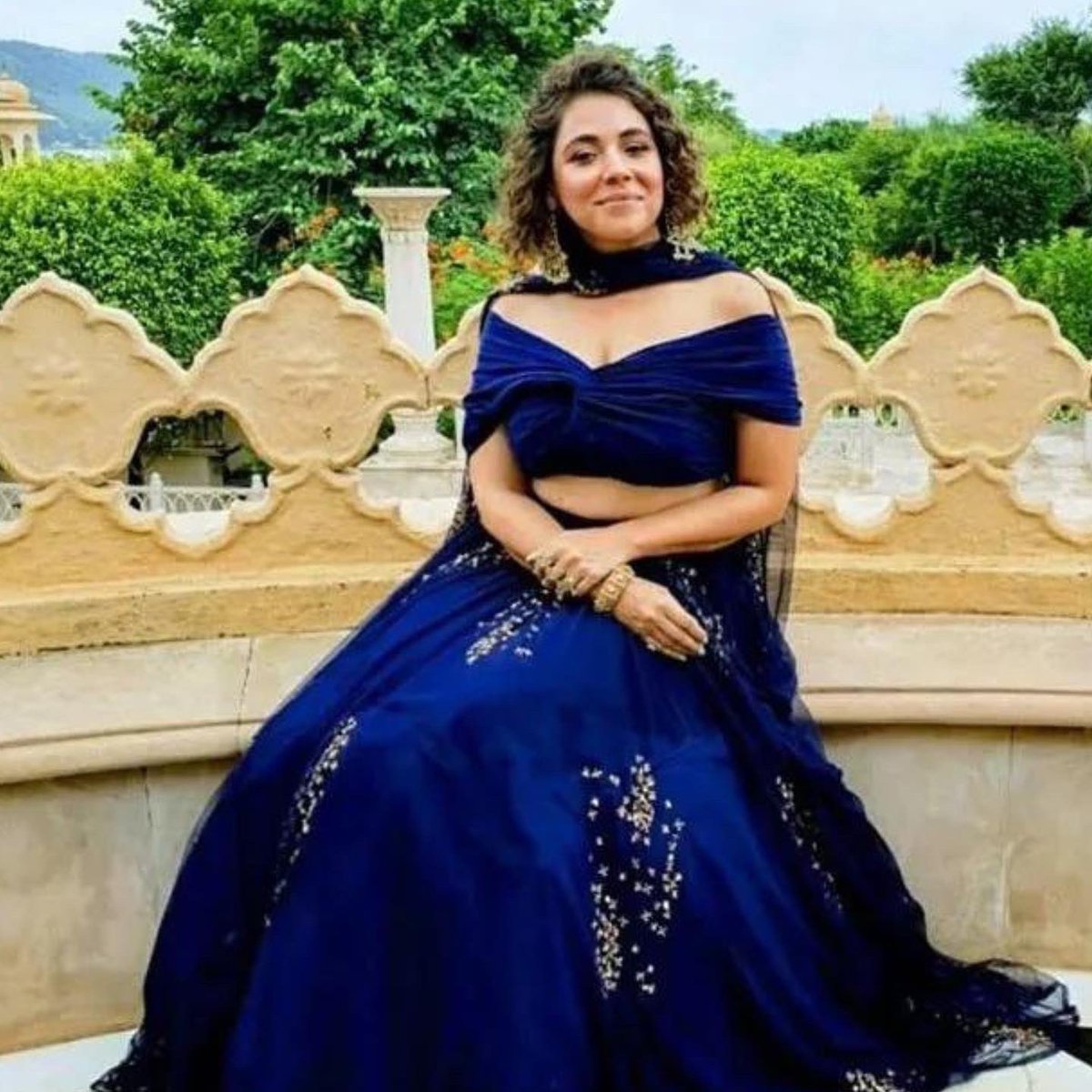 Style_Nook's tweet photo. Fun, flamboyant and fashion-forward- these three words are apt to describe Siddhi. She sported deep-plunge outfits that made her look cute yet sexy. 😍🥹✨
#4moreshotsplease #fourmoreshotsplease #maanvigagroo #stylenook #fashioninsporation #celebinspired #decodingcelebritystyle https://t.co/NBPpbOfKdK