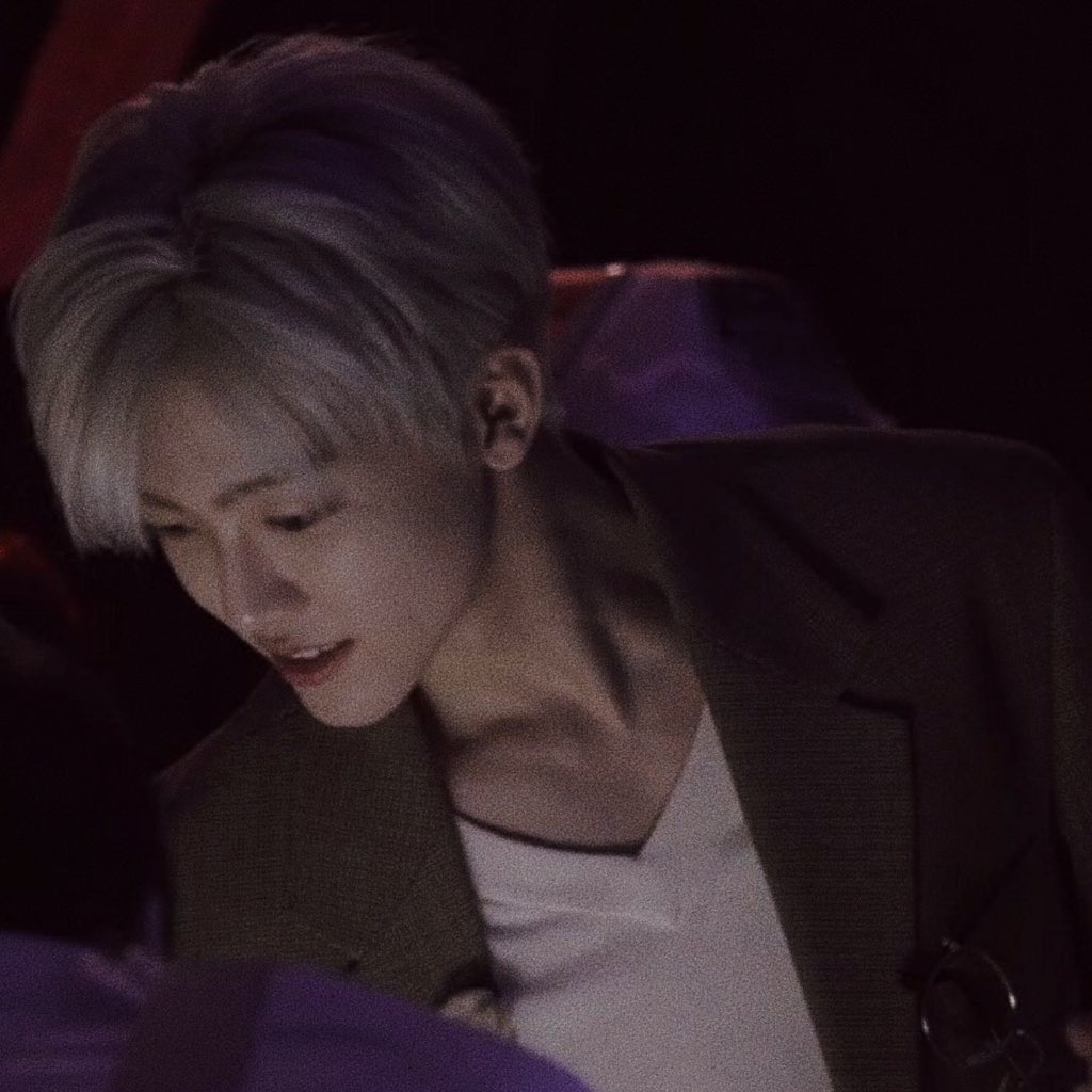 winterjence's tweet photo. นี่สูทอะไรเหรอ สูทหล่อรึป่าว https://t.co/KRQWJxnTPq